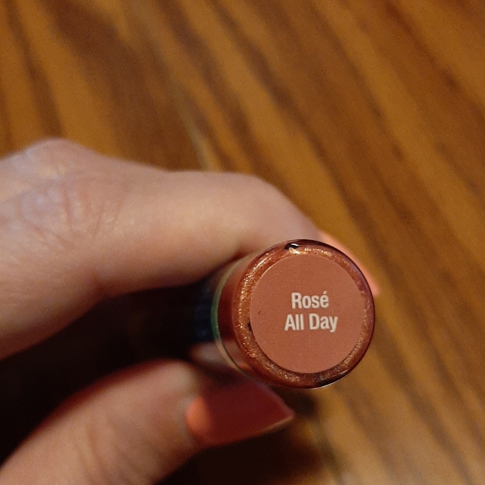 Lipsense - Picture 2 of 3